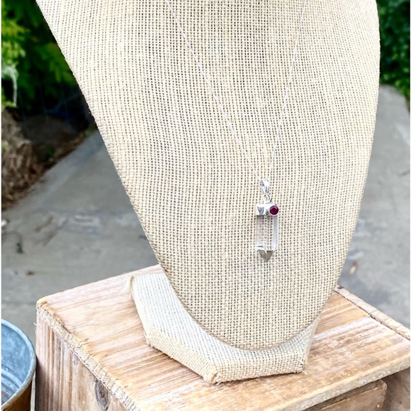 White Quartz & Garnet Necklace - Picture 6 of 16
